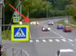 Приора пролетает на красный