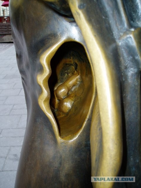 Необычные статуи мира