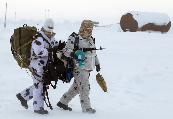Десантура РФ вышла в интернет с Северного полюса