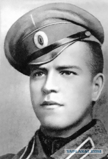 Армейские фотографии знаменитостей
