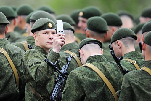 Позвони маме. Это приказ!