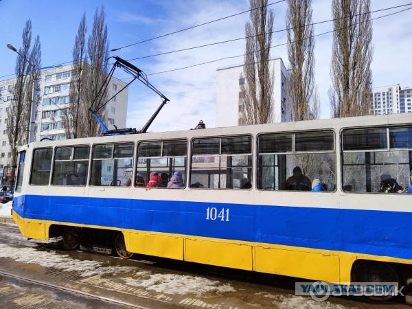 Урок для украинских СМИ: не всё желто-голубое означает поддержку Украины.