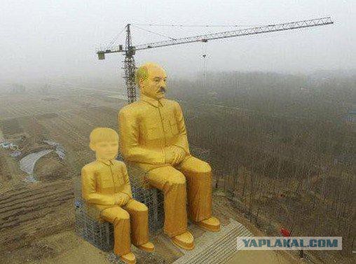 На своем подворье Александр Лукашенко собрал 105 тонн картофеля