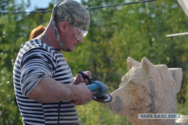 Деревянные люди Питера Демеца