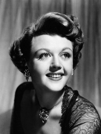 В возрасте 96 лет скончалась актриса Анджела Лэнсбери - звезда сериала «Она написала убийство»