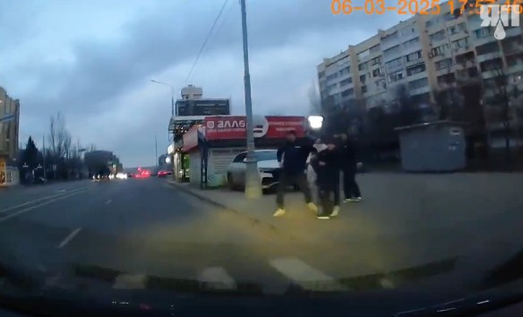 Развернулся на все деньги.