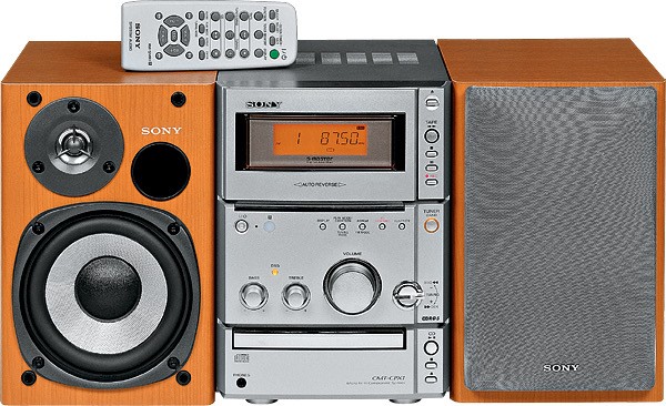 SD-карты были изобретены в 1999 году, тем временем компания Sony — в 1998 году