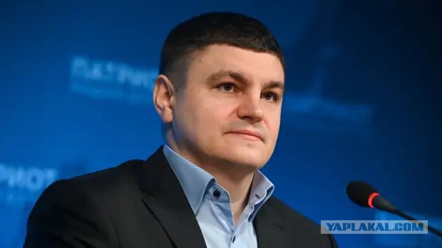 "У вас с головой не в порядке. Тут детская больница!"