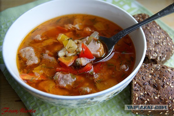 Густой мясной суп, похожий на гуляш, В духовке