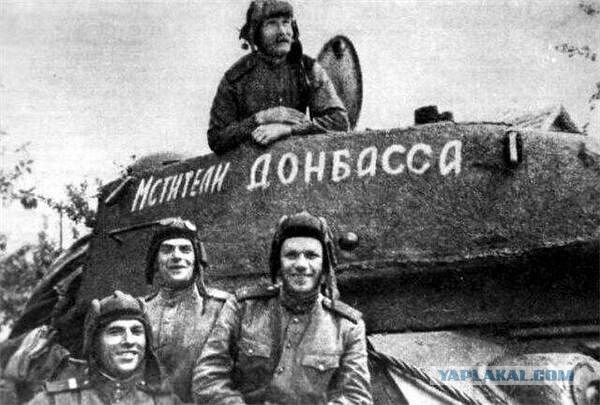 колонна ополченцев через Ровеньки 27.07