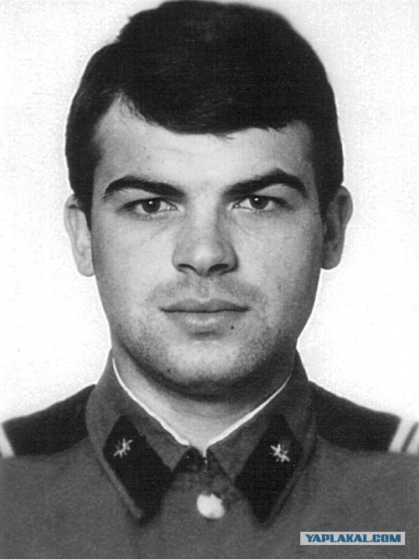 Армейские фотографии знаменитостей