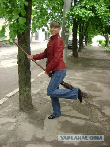 Фотожаба: Китаец на метле