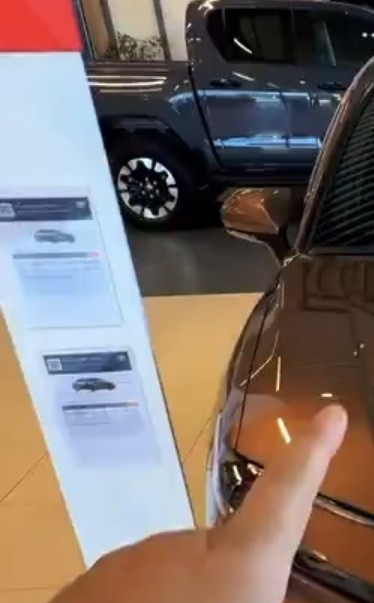 Новая Toyota Camry гибридная в максимальной комплектации
