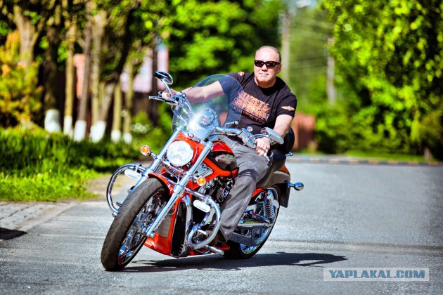 Ехал, попал в яму, упал....