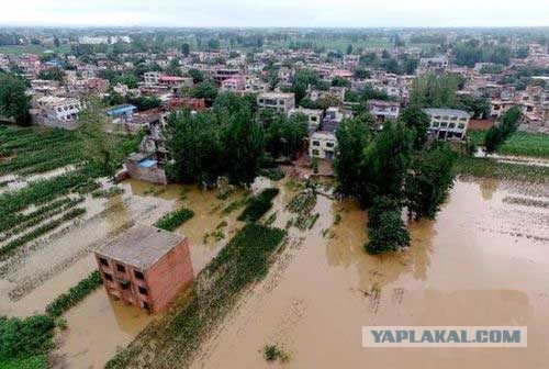 В Китае третьи сутки идут самые сильные дожди за последние 100 лет