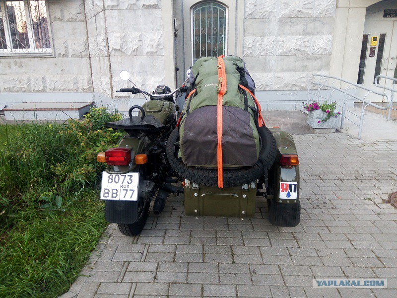 Багажник на колесо коляски мотоцикл Урал