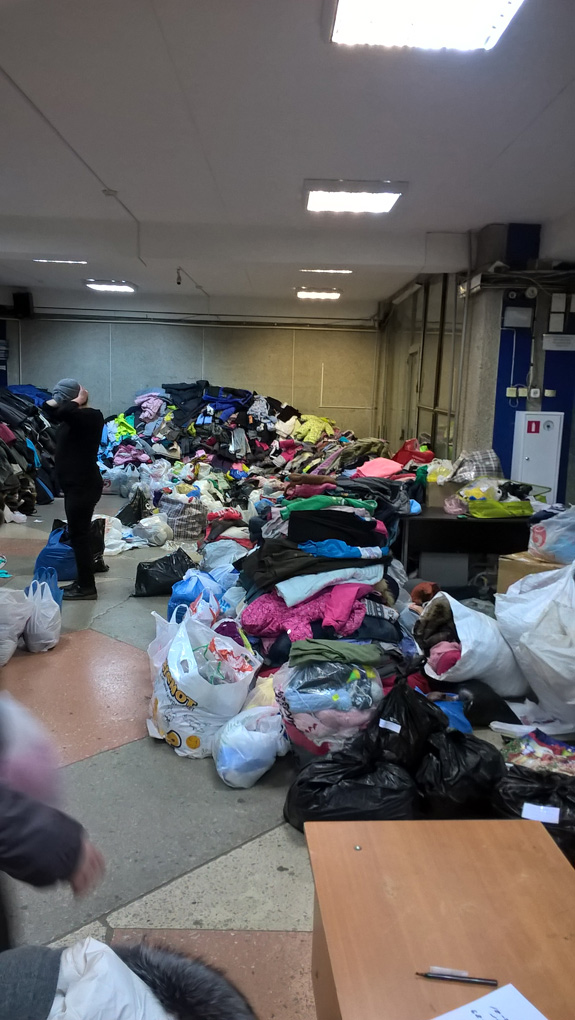 В Магнитогорске в результате взрыва газа обрушился подъезд дома