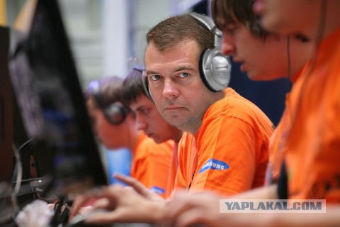 Фотожаба: Во что играет президент
