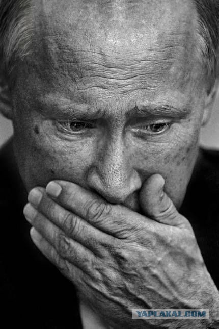 "Он не покачивался": Кремль объяснил, почему Путин один встречал Рождество в храме