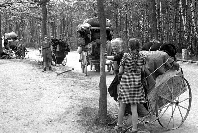 Исторические моменты Победы. Апрель-май 1945г