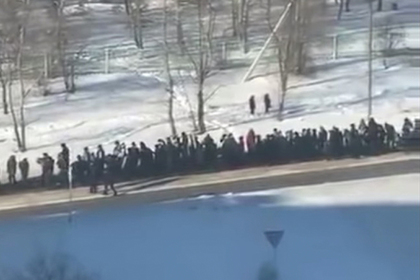 Появилось видео масштабных похорон криминального авторитета в Хабаровском крае