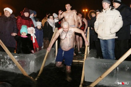Взрыв эмоций: снимки с крещенских купаний в Челябинске