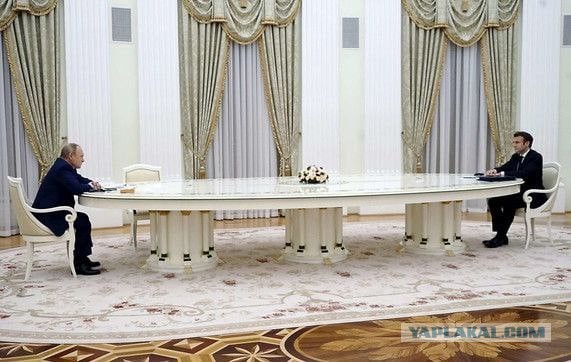 История повторяется в виде фарса..