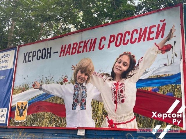 На Крымском мосту виден дым, движение перекрыто