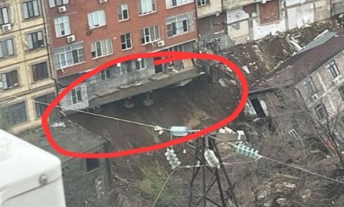 Дом в Махачкале обрушился из-за потопа