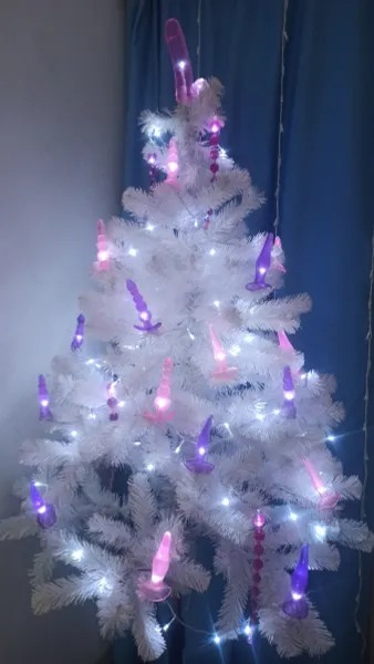 Если бы ёлочные игрушки могли разговаривать...