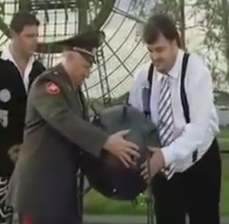 Ребятам о гранатах