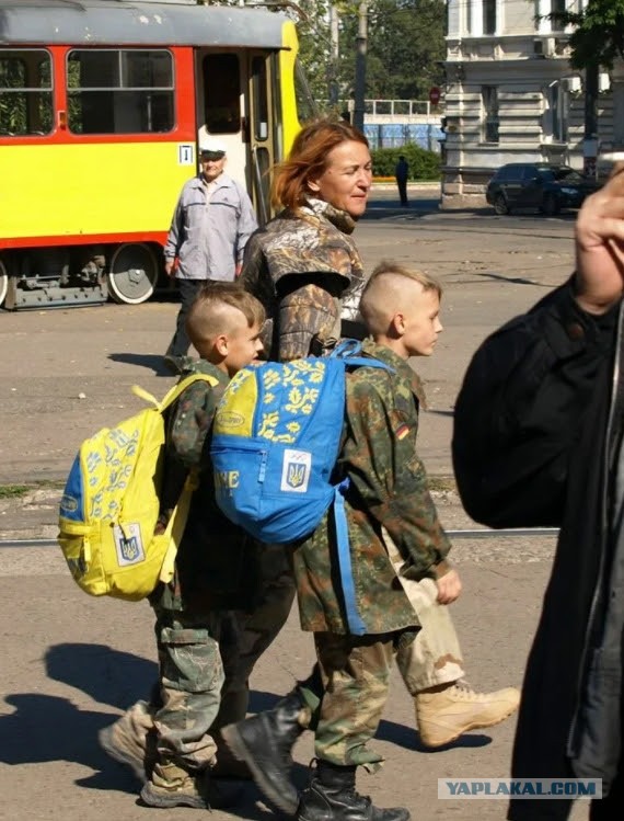 Бойцы теробороны приняли играющих во дворе детей за диверсантов и открыли по ним огонь.