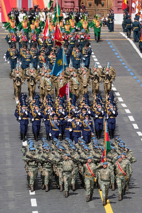 Посол Украины поблагодарил президента Азербайджана за отказ ехать на парад Победы в Москву