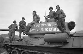 Сколько получали в СССР: переводим советские зарплаты на современные деньги