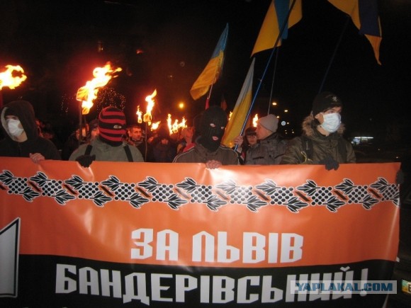 Беркуту выдали боевое оружие?