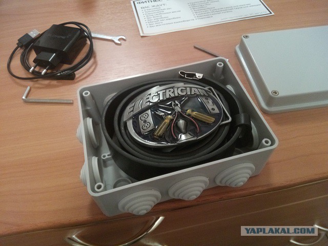 Шикарный подарок электрику от коллеги