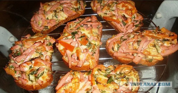 В Петербурге более 30 человек отравились соусом к шаурме