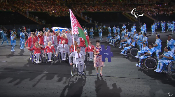 Белорусские спортсмены пронесли российский флаг на церемонии открытия паралимпиады