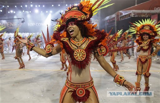 В Рио-де-Жанейро начался карнавал.