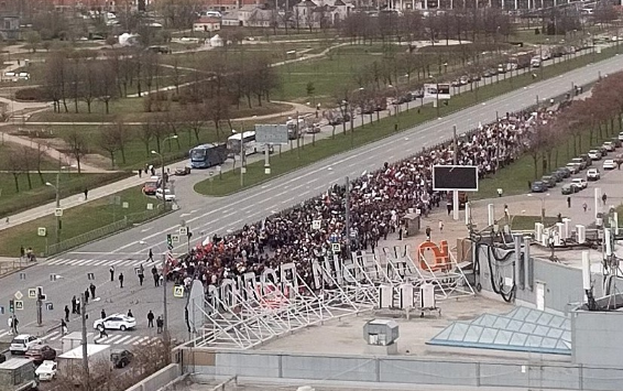 В Новосибирске задержали депутата, которая хотела возложить цветы в память о ветеранах