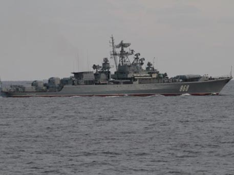 Украинские военные пожаловались на фрегат РФ, отогнавший их от буровой установки