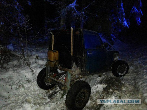 Посмотрите, на чем двое пьяных парней поехали на новогоднюю дискотеку в Минской области