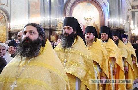 На что смотрят женщины, когда обращают внимание на мужчину?