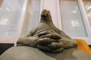 Рокерша помочилась на фаната