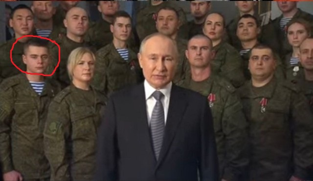 Путин выступил с новогодним обращением к россиянам на фоне военных