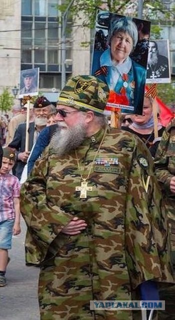 "-Тебя волнует как я выгляжу?"  "- Конечно, это же моя земля!"