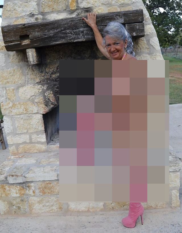 Бабуля шлет внучку фотографию из деревни