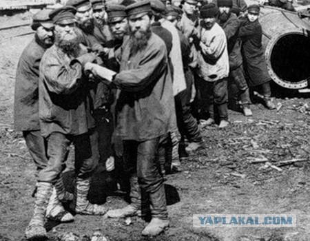 Исаакий взяли в кольцо, противники передачи РПЦ