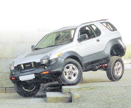 Рамный внедорожник Isuzu Mu-X: объявлены цены для России (от 3 699 000 рублей)