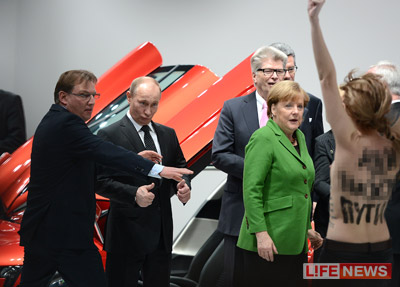 Путин, который смотрит на разные вещи по-разному..